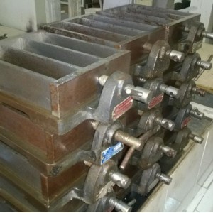 Khuôn đúc mẫu xi măng 40x40x160